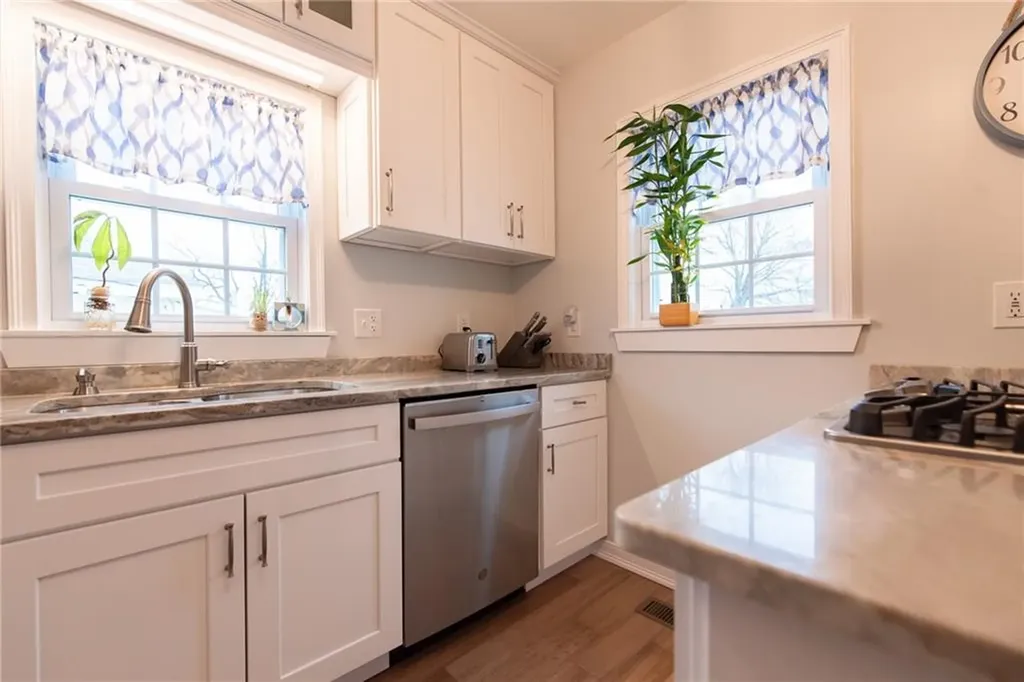 283 Bellman Avenue Warwick RI 02889