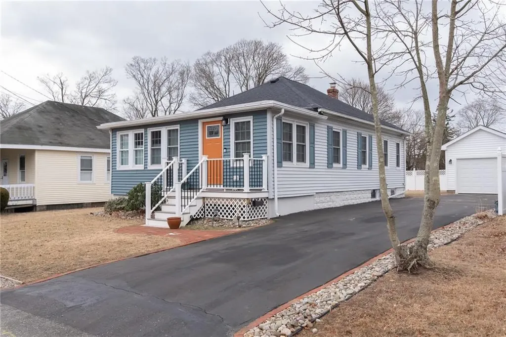 283 Bellman Avenue Warwick RI 02889