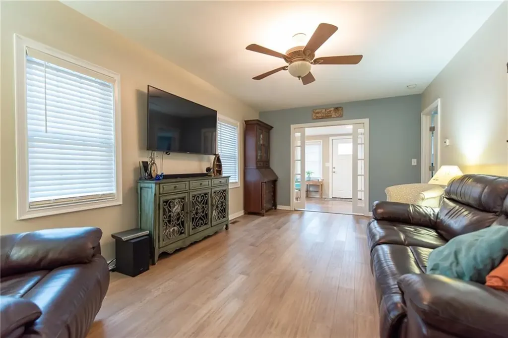 283 Bellman Avenue Warwick RI 02889