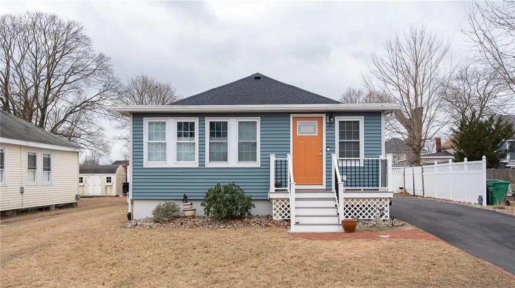 283 Bellman Avenue Warwick RI 02889