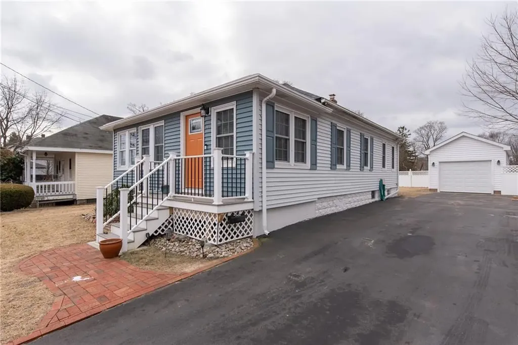 283 Bellman Avenue Warwick RI 02889