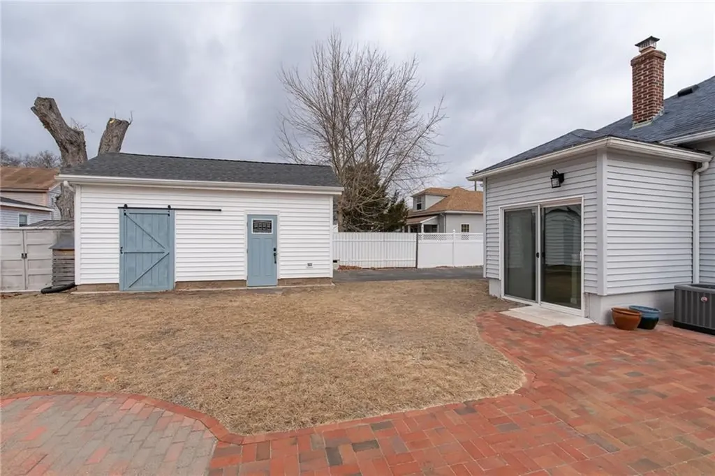 283 Bellman Avenue Warwick RI 02889