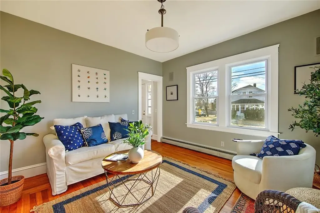 405 Maple Avenue Barrington RI 02806