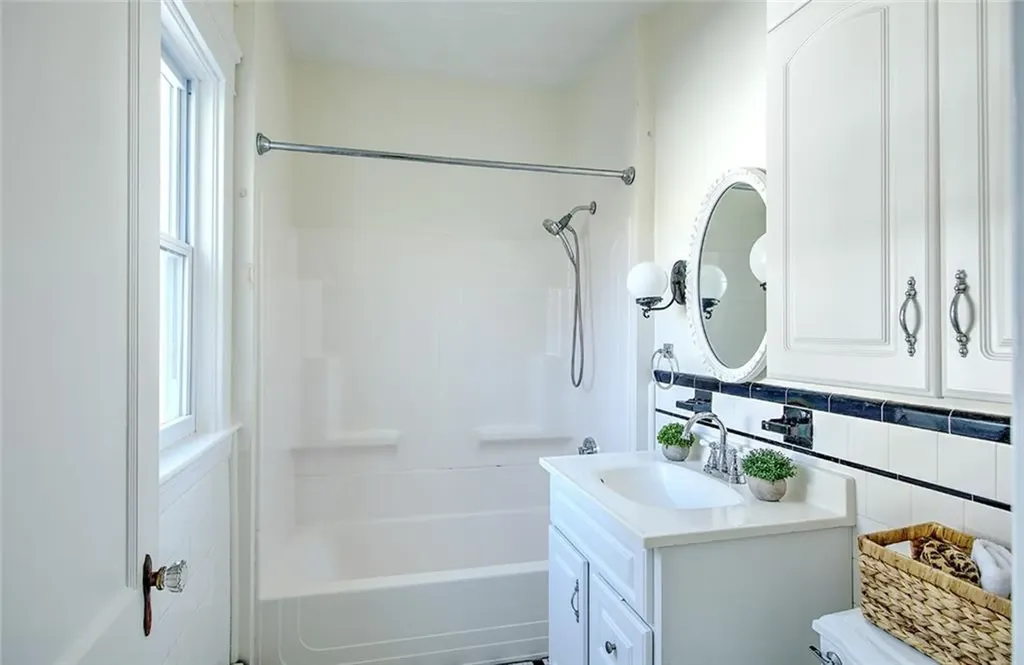 405 Maple Avenue Barrington RI 02806