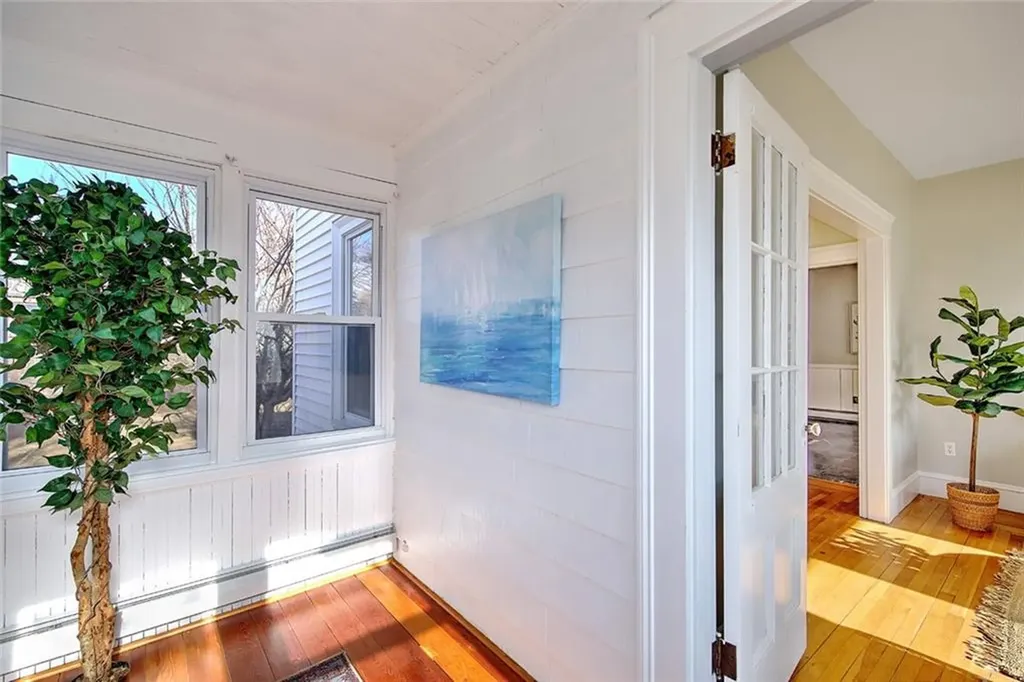 405 Maple Avenue Barrington RI 02806
