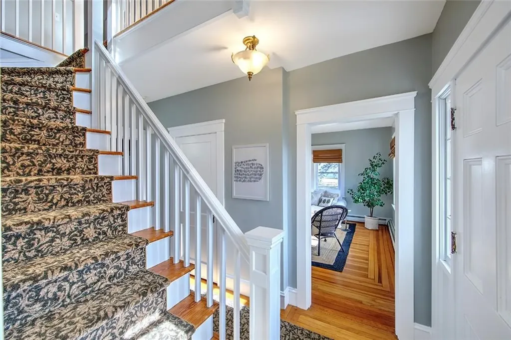405 Maple Avenue Barrington RI 02806