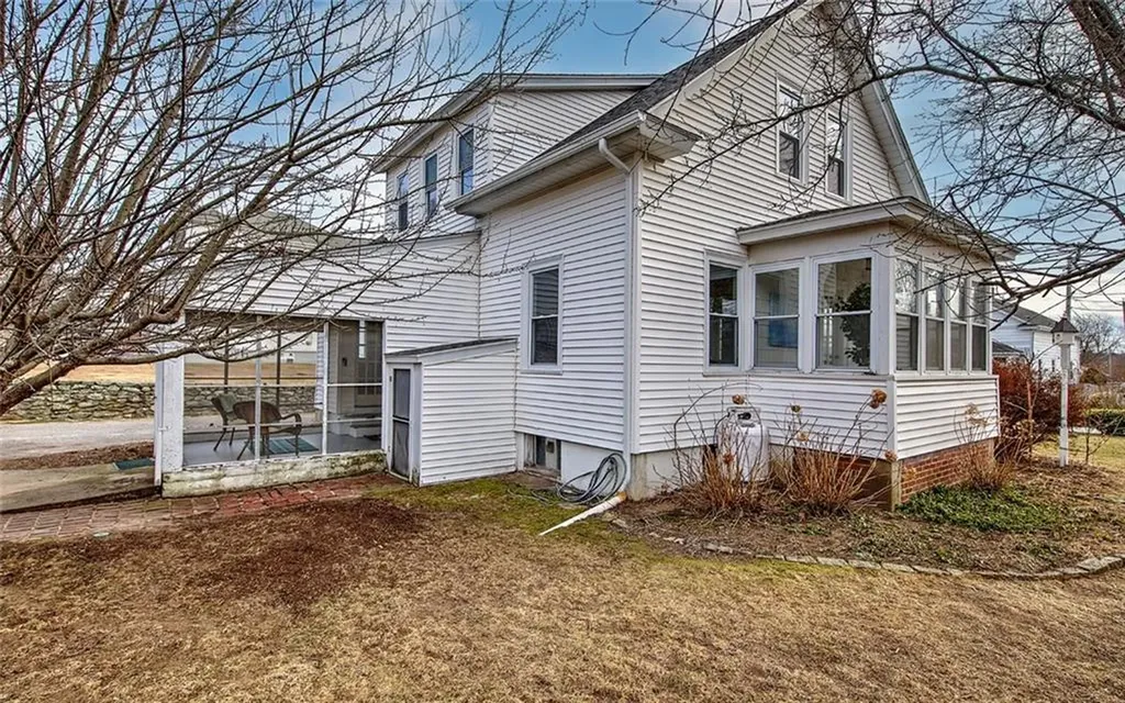 405 Maple Avenue Barrington RI 02806