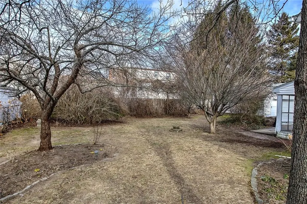 405 Maple Avenue Barrington RI 02806