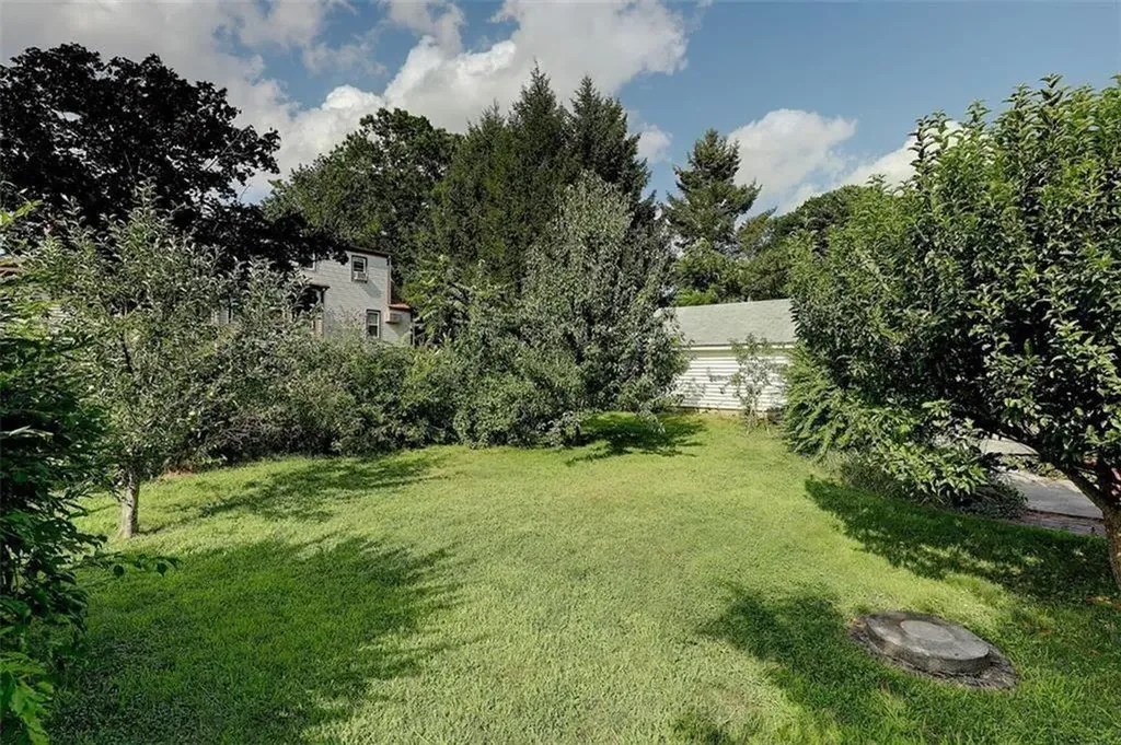 405 Maple Avenue Barrington RI 02806