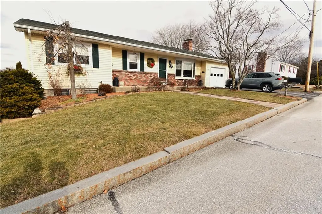 88 Carey Court Woonsocket RI 02895