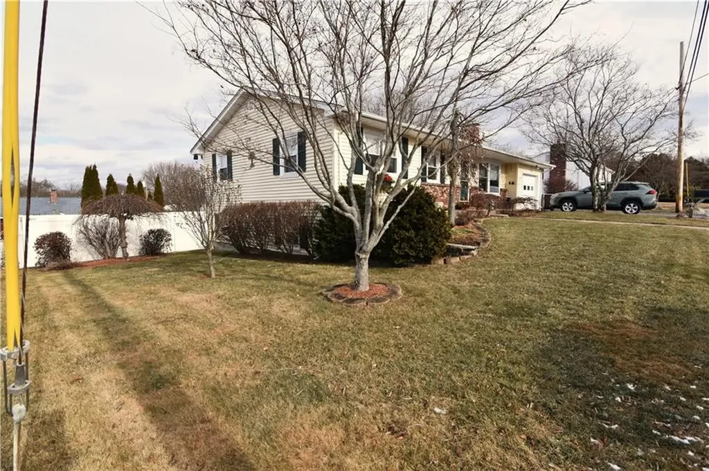88 Carey Court Woonsocket RI 02895