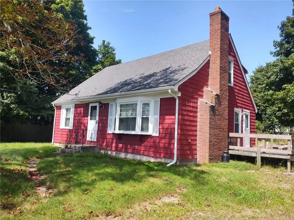 62 Chestnut Street Seekonk MA 02771