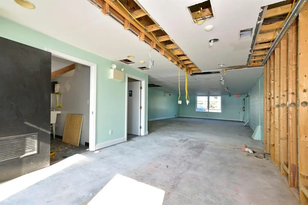 146 Aquidneck Avenue Middletown RI 02842