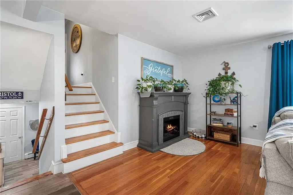 3 Roosevelt Drive Bristol RI 02809