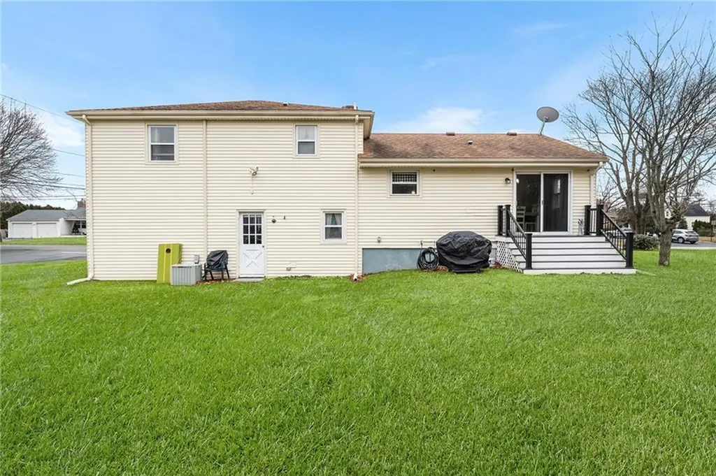 3 Roosevelt Drive Bristol RI 02809