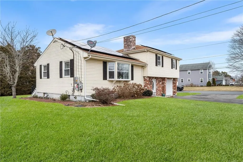 3 Roosevelt Drive Bristol RI 02809
