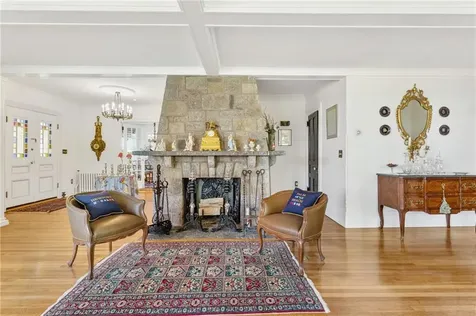 1660 Main Road Tiverton RI 02878