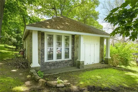 1660 Main Road Tiverton RI 02878