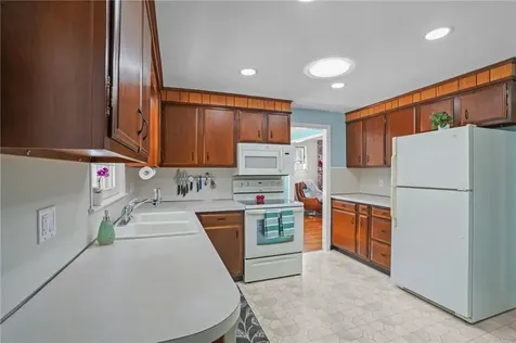 55 Absalona Hill Road Glocester RI 02814