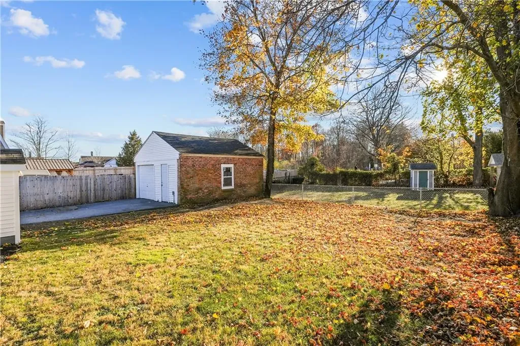 5 Maple Avenue Smithfield RI 02917