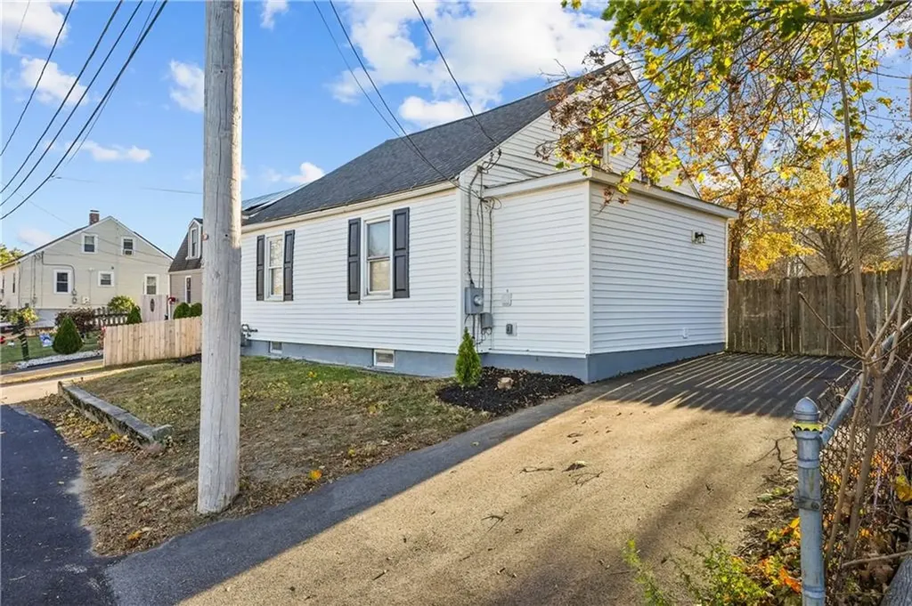 5 Maple Avenue Smithfield RI 02917