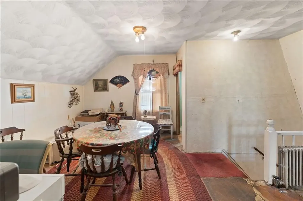 72 Stowe Avenue East Providence RI 02915