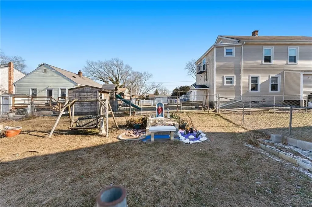 72 Stowe Avenue East Providence RI 02915