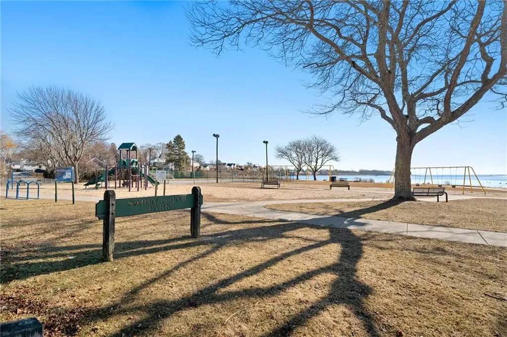 72 Stowe Avenue East Providence RI 02915