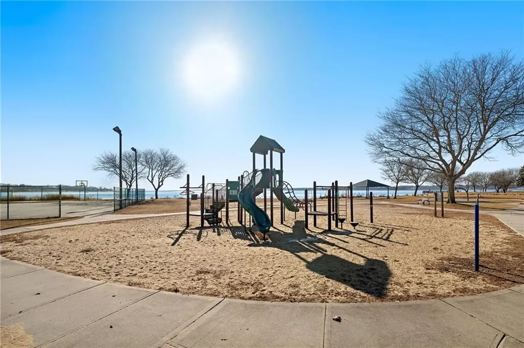 72 Stowe Avenue East Providence RI 02915