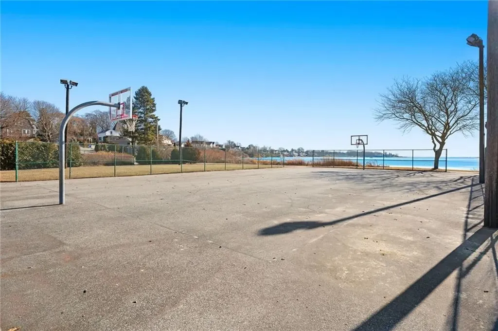 72 Stowe Avenue East Providence RI 02915