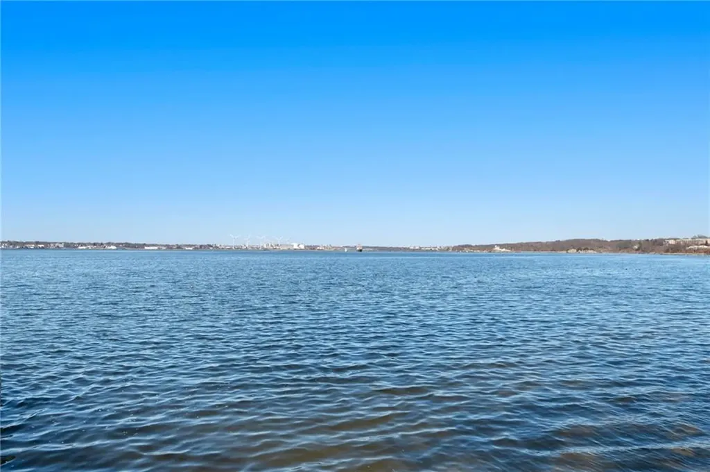 72 Stowe Avenue East Providence RI 02915