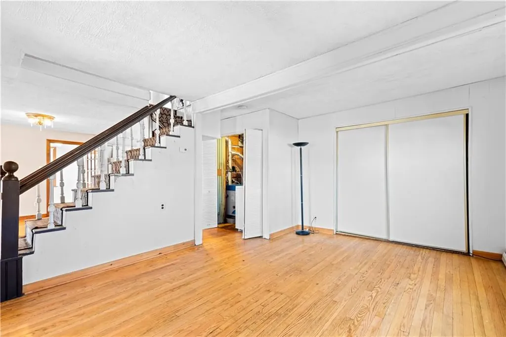 32 Surf Avenue Warwick RI 02889