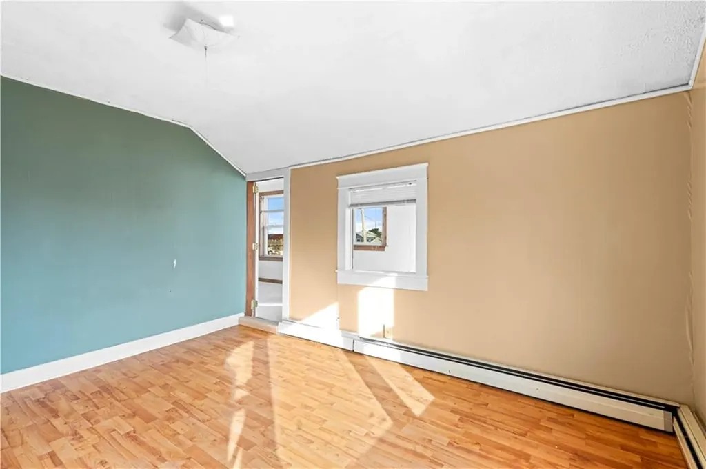 32 Surf Avenue Warwick RI 02889