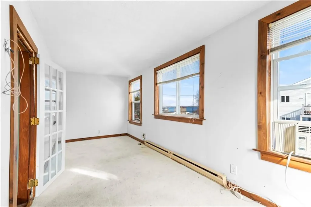 32 Surf Avenue Warwick RI 02889