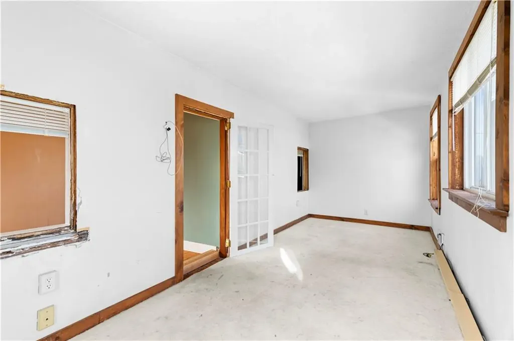 32 Surf Avenue Warwick RI 02889