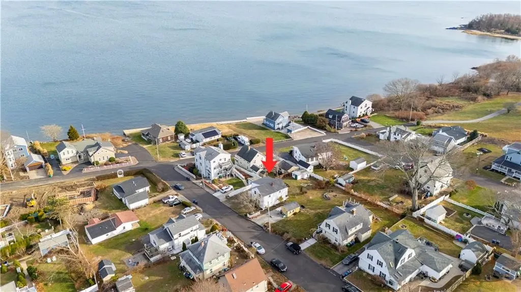 32 Surf Avenue Warwick RI 02889