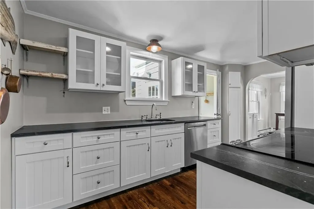 98 Foxboro Avenue Portsmouth RI 02871