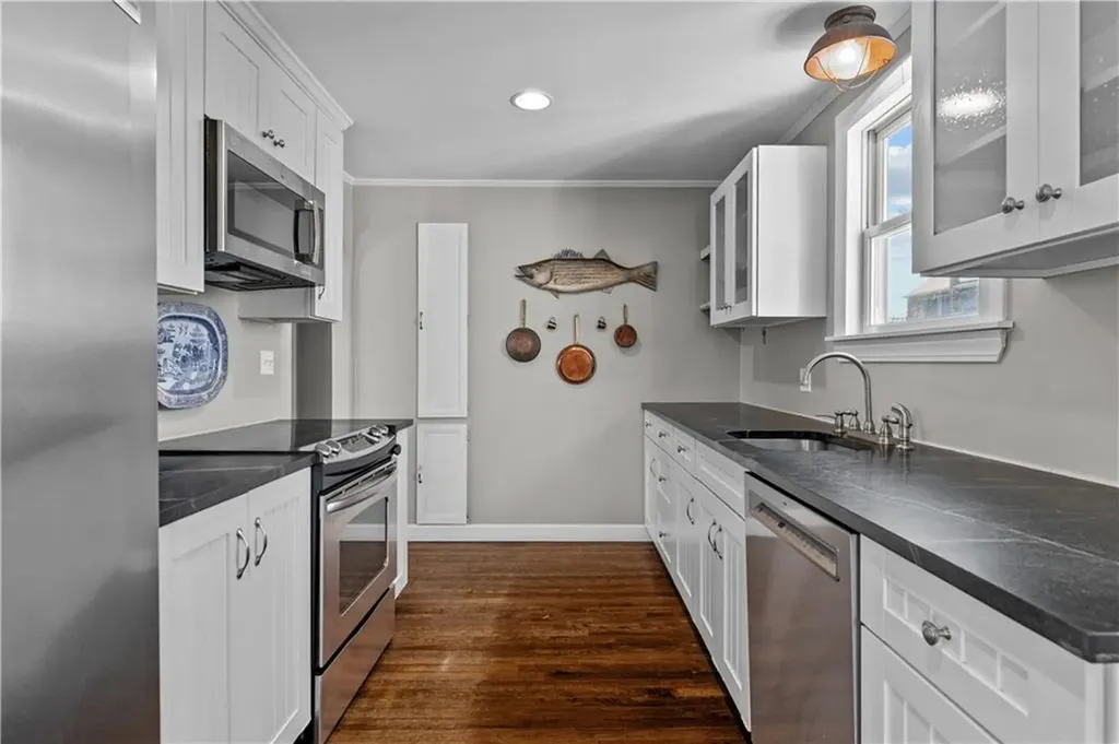 98 Foxboro Avenue Portsmouth RI 02871