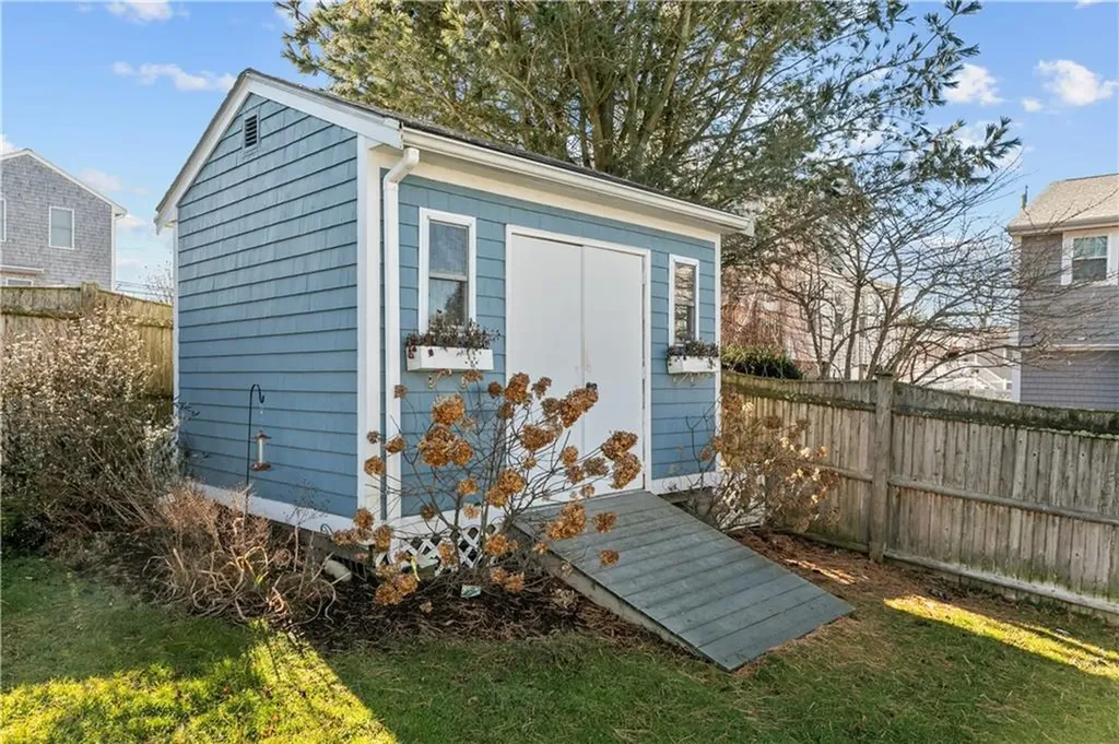 98 Foxboro Avenue Portsmouth RI 02871