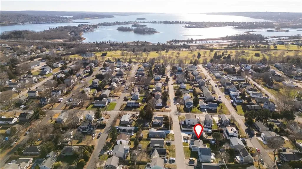 98 Foxboro Avenue Portsmouth RI 02871