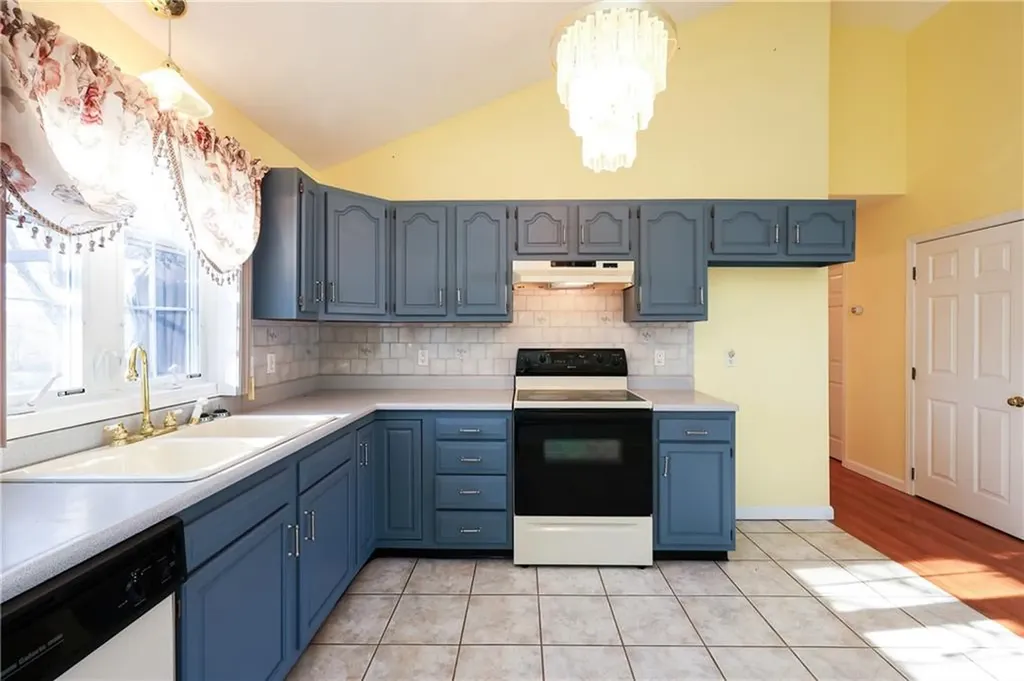 64 Catherine Street Bristol RI 02809