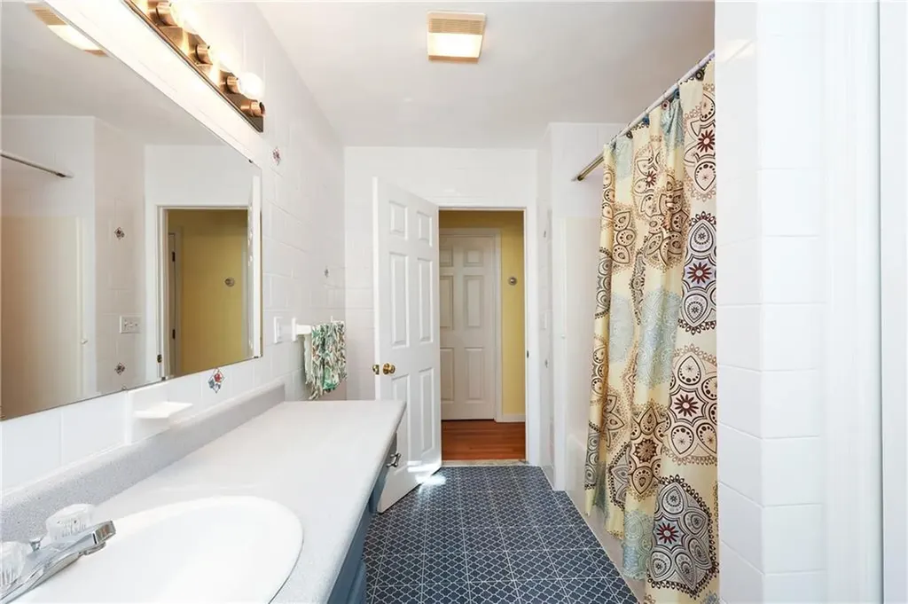 64 Catherine Street Bristol RI 02809
