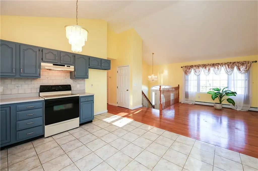64 Catherine Street Bristol RI 02809