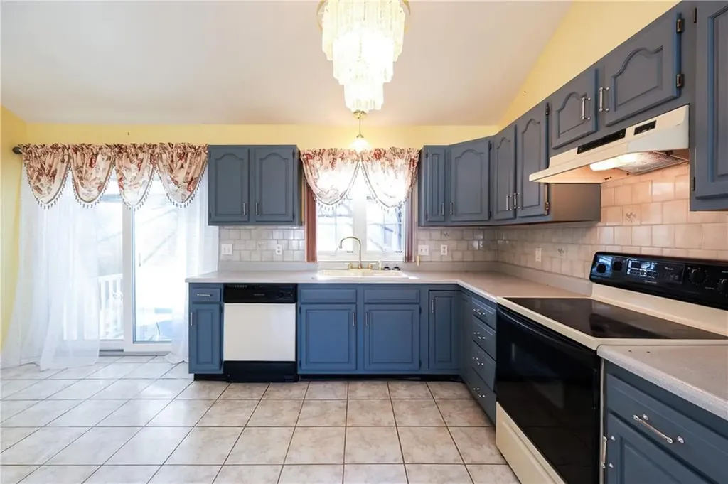 64 Catherine Street Bristol RI 02809
