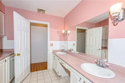 44 Lisa Terrace Portsmouth RI 02871