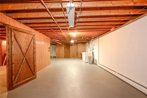 44 Lisa Terrace Portsmouth RI 02871