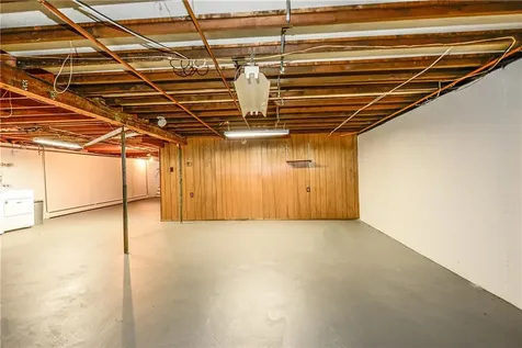 44 Lisa Terrace Portsmouth RI 02871