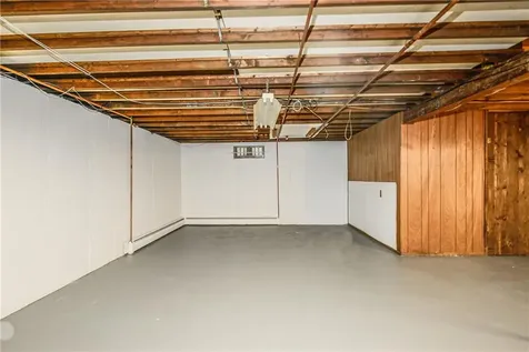 44 Lisa Terrace Portsmouth RI 02871