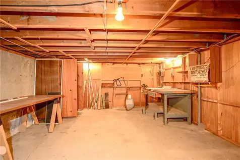 44 Lisa Terrace Portsmouth RI 02871