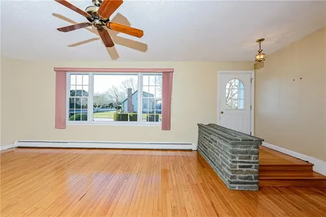 44 Lisa Terrace Portsmouth RI 02871